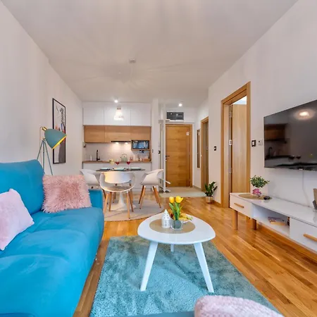 Golden Time Апартаменты *