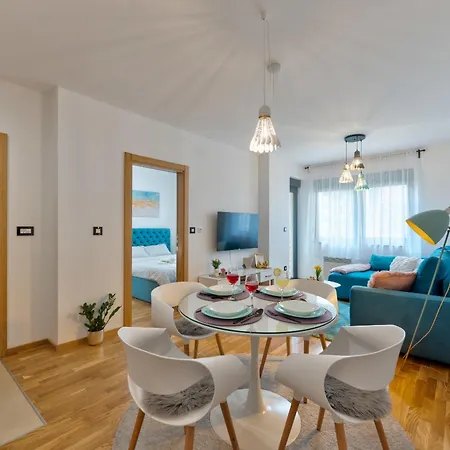 Golden Time Апартаменты *